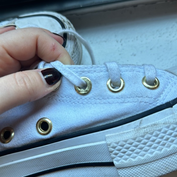 🤍 White high top platform Converse with Gold Grommets - Picture 10 of 12